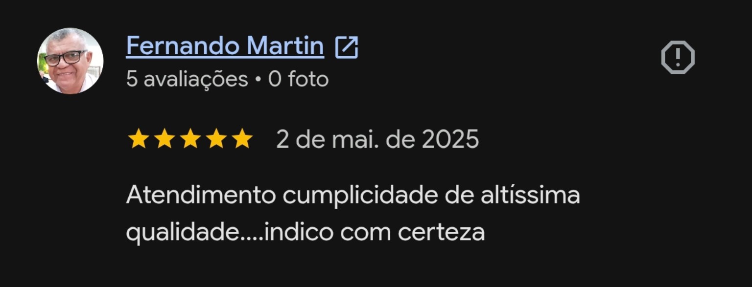 Captura de uma avaliação pública de cinco estrelas no Google sobre a qualidade do atendimento.